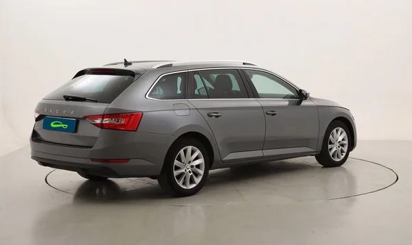 Skoda Superb SW (2022) — foto 20 van 24