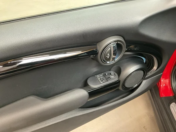 MINI e-Mini (F56 LCI II) (2023) — foto 7 van 24