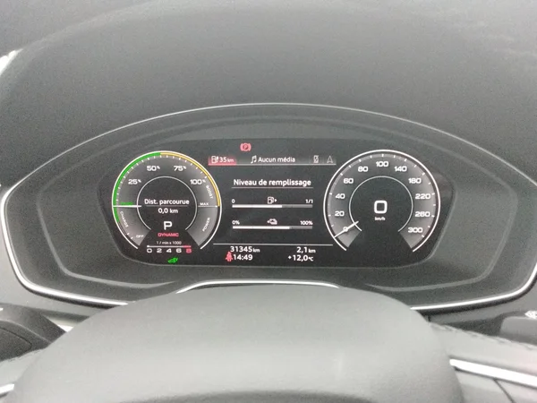 AUDI Q5 PHEV (2023) — foto 6 van 24
