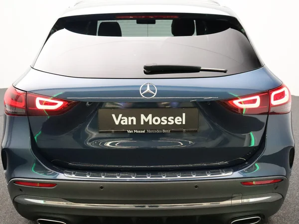 Mercedes-Benz GLA (2022) — foto 18 van 30