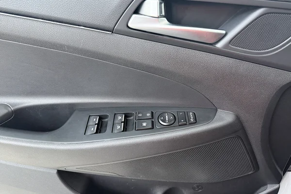 Hyundai Tucson (2019) — foto 9 van 21