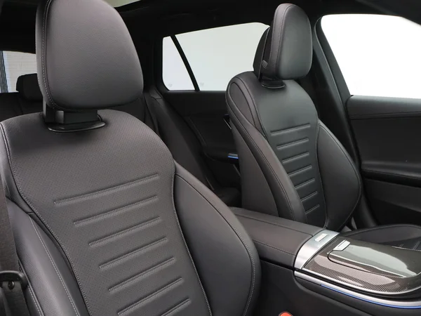 MERCEDES-BENZ C Break (2022) — foto 6 van 32