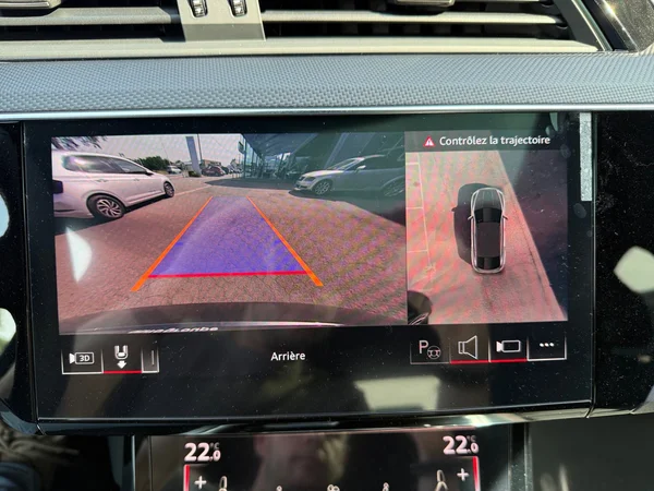 AUDI Q8 e-tron Sportback (2025) — foto 10 van 26