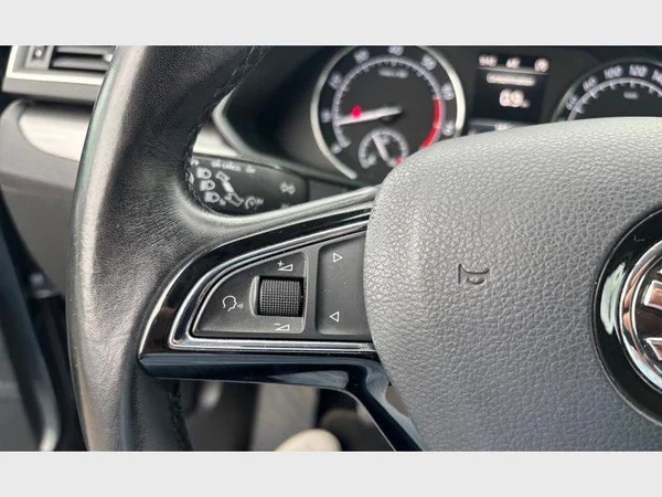 Skoda Superb (2018) — foto 9 van 27