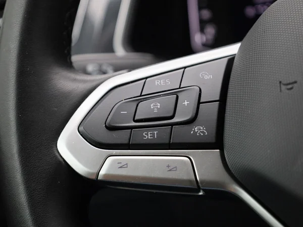 Volkswagen Tiguan (2024) — foto 16 van 43