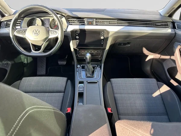 VOLKSWAGEN Passat Variant Dsl (2021) — foto 3 van 21