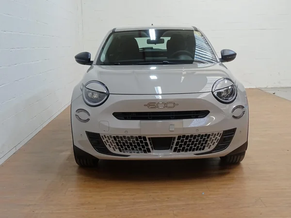 Fiat 600 (2025) — foto 18 van 20