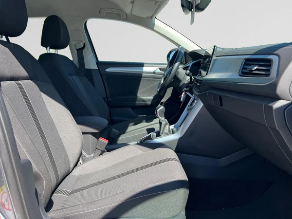 VOLKSWAGEN T-Roc (2023) — foto 3 van 18