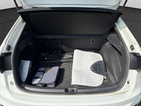 VOLKSWAGEN Taigo (2025) — foto 2 van 16