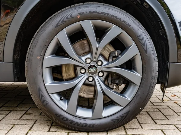 Land Rover Discovery Sport (2022) — foto 2 van 29
