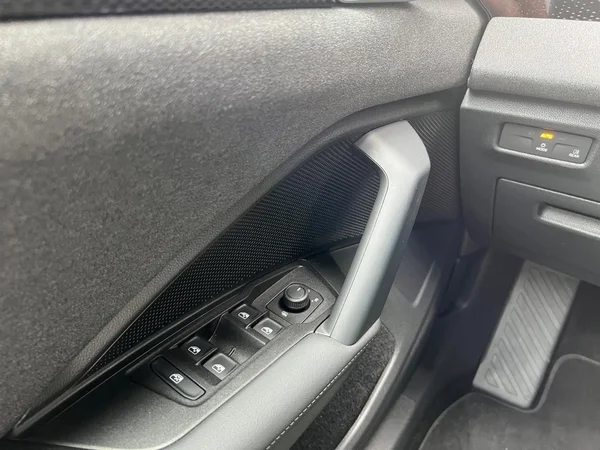 VOLKSWAGEN Tiguan (2026) — foto 4 van 16
