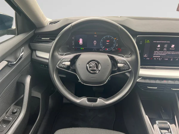 SKODA Octavia Combi (2023) — foto 16 van 18