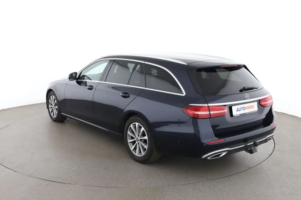 Mercedes-Benz E-Klasse (2022) — foto 10 van 16
