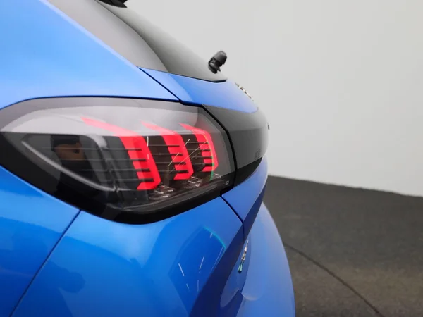 Peugeot e-208 (2023) — foto 44 van 50