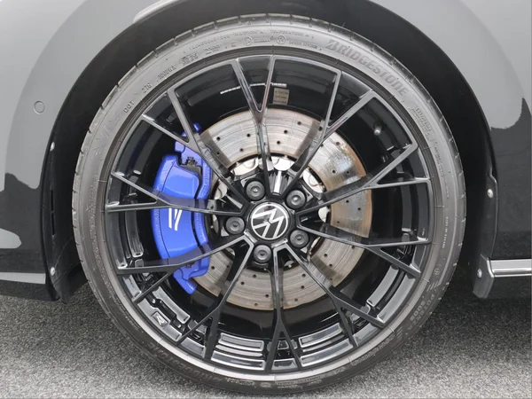 VOLKSWAGEN Golf VIII R (2025) — foto 17 van 19