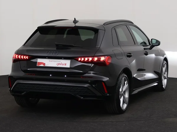 AUDI A3 Sportback (2025) — foto 11 van 18