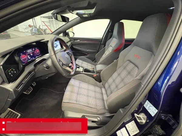 Volkswagen Golf VIII GTI (2023) — foto 13 van 15