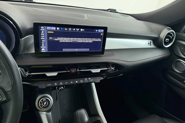 Alfa Romeo Tonale (2024) — foto 14 van 32