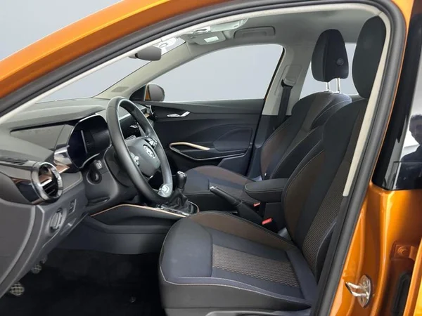 SKODA Fabia (2023) — foto 2 van 17