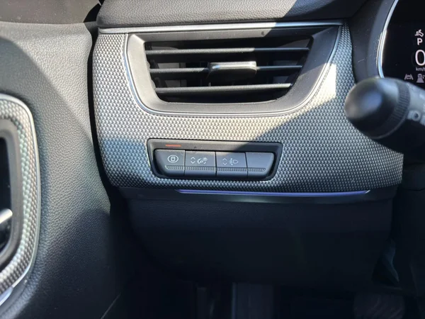 Renault Arkana (2024) — foto 8 van 20