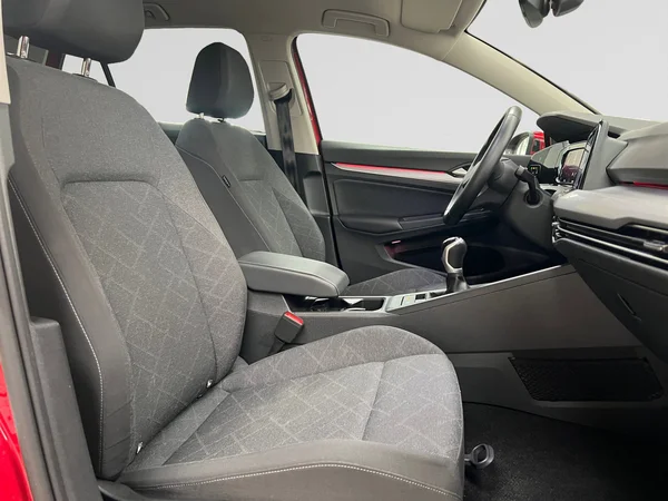 VOLKSWAGEN Golf VIII (2023) — foto 5 van 20