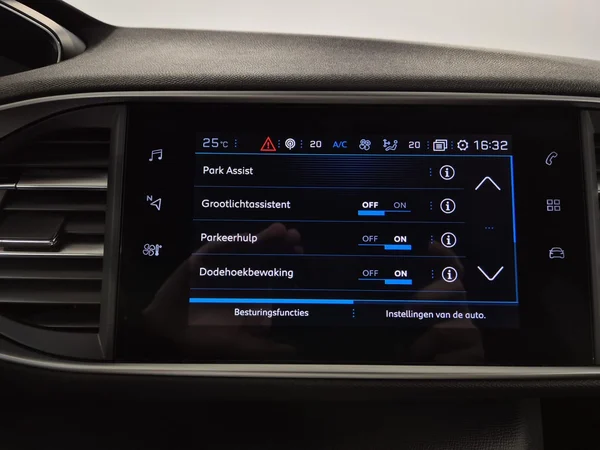 Peugeot 308 (2021) — foto 14 van 24