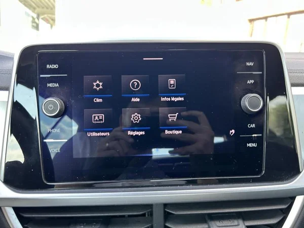 VOLKSWAGEN T-Roc Cabriolet (2023) — foto 28 van 38