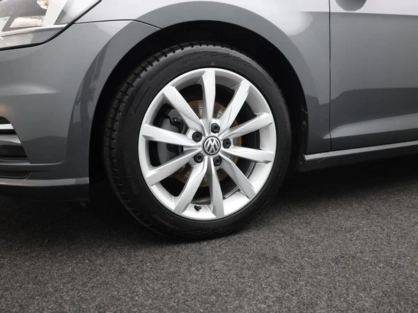 VOLKSWAGEN Golf VII (2017) — foto 3 van 19