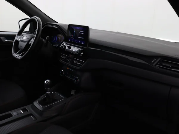 FORD Kuga (2022) — foto 3 van 28
