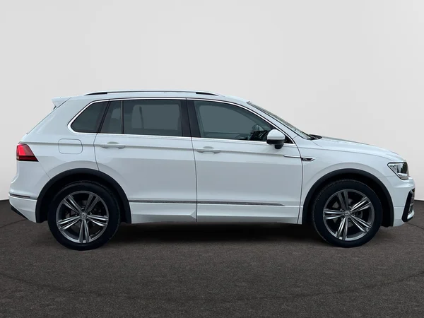 VOLKSWAGEN Tiguan (2019) — foto 11 van 20