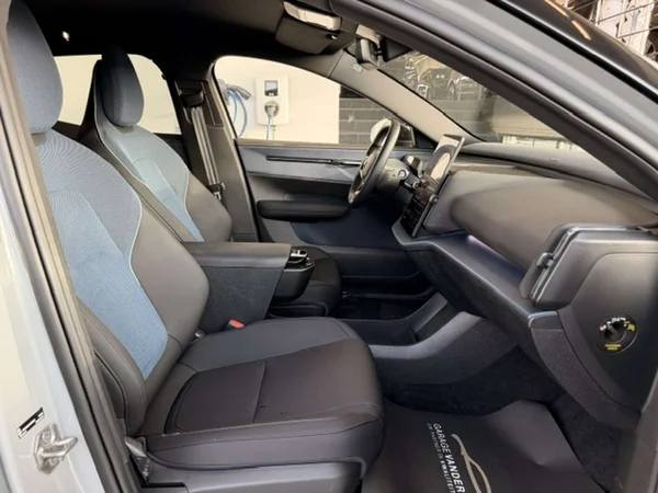 Volvo EX30 (2024) — foto 20 van 20