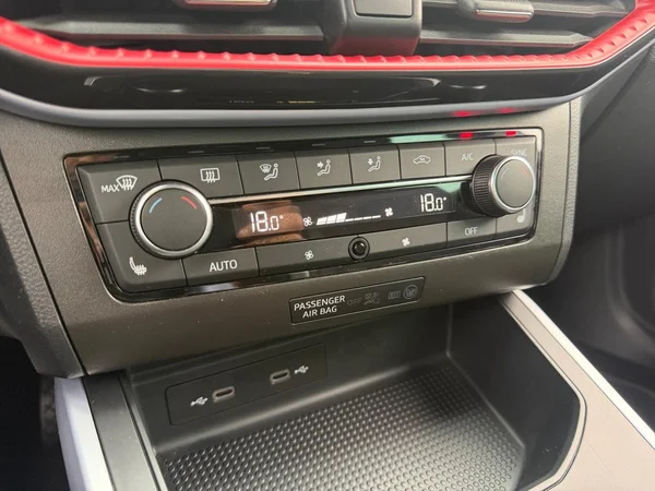 SEAT Arona (2023) — foto 11 van 21