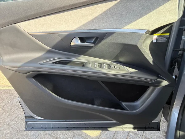 PEUGEOT 3008 (2023) — foto 7 van 24