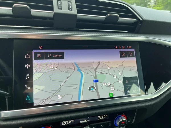 AUDI Q3 (2021) — foto 10 van 23