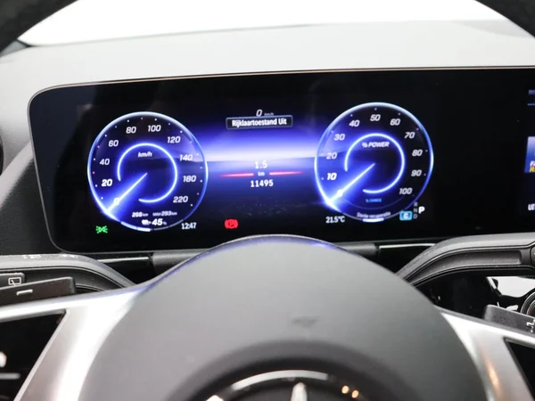 Mercedes-Benz EQA (2024) — foto 3 van 25