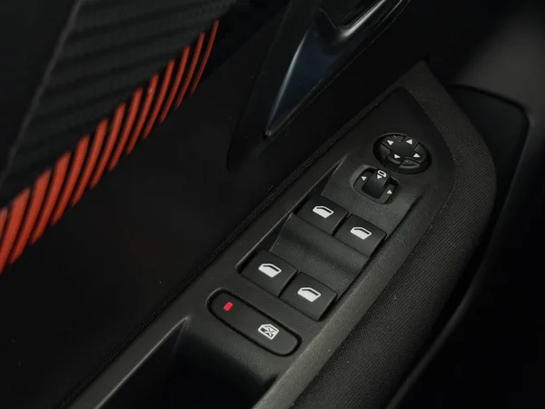 PEUGEOT 208 (2023) — foto 18 van 26