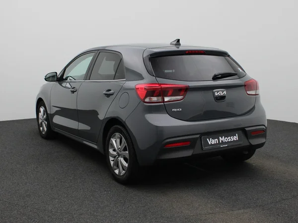 Kia Rio (2023) — foto 12 van 38