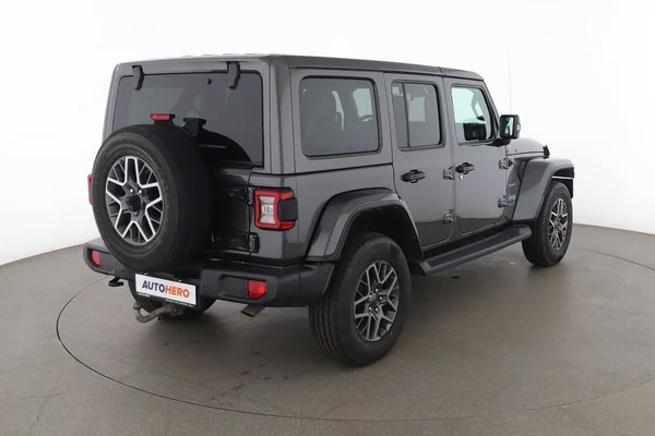 Jeep Wrangler Unlimited (2022) — foto 12 van 16