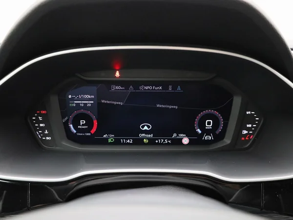 Audi Q3 (2022) — foto 9 van 38