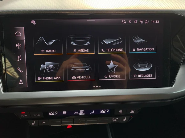 AUDI Q4 e-tron (2025) — foto 2 van 21