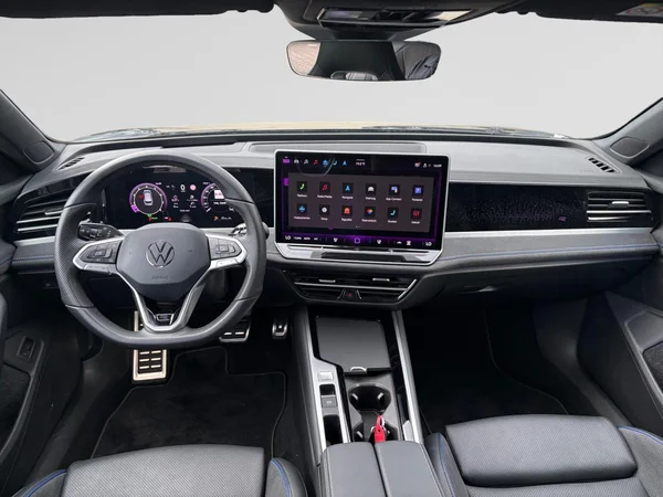 VOLKSWAGEN Passat SW (2024) — foto 3 van 23