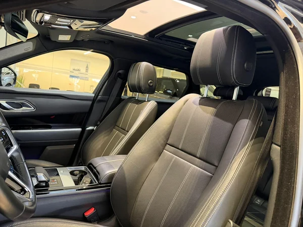 Land Rover Range Rover Velar (2021) — foto 18 van 28
