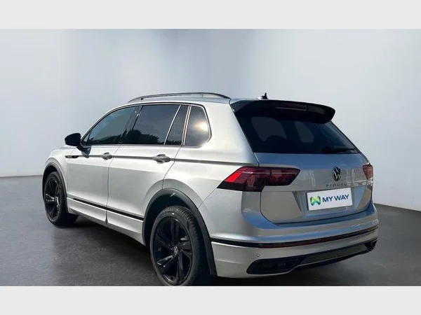 VOLKSWAGEN Tiguan (2021) — foto 30 van 33
