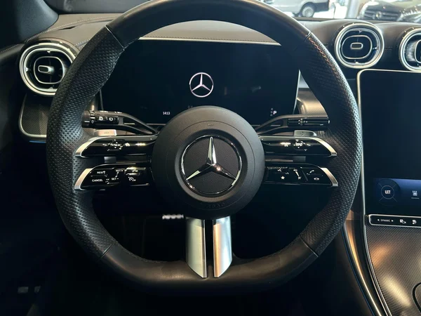Mercedes-Benz GLC (2024) — foto 5 van 19