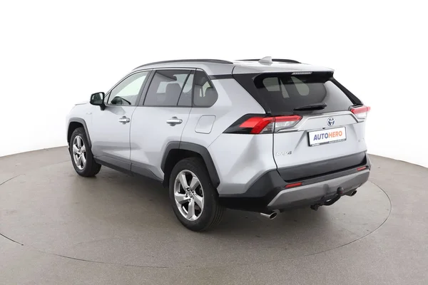 Toyota RAV4 (2021) — foto 10 van 16