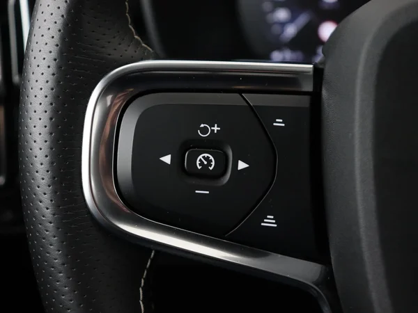 VOLVO XC40 (2021) — foto 9 van 31