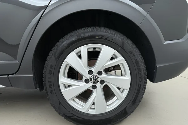 Volkswagen Taigo (2024) — foto 14 van 17