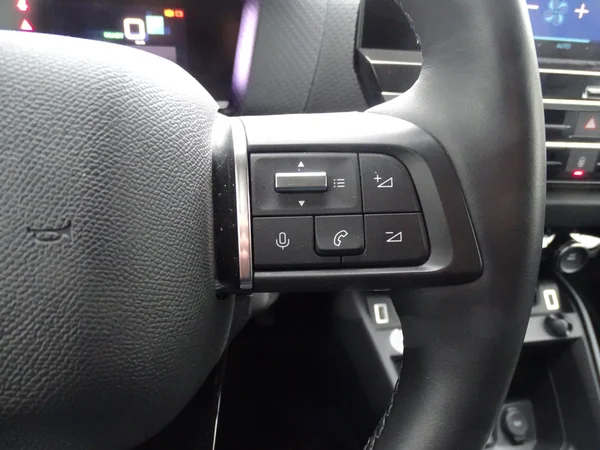 Citroën C4 (2022) — foto 8 van 22