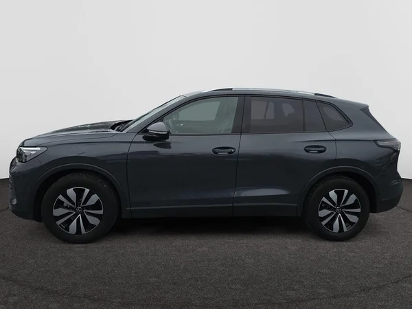 VOLKSWAGEN Tiguan (2026) — foto 12 van 22