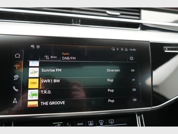 AUDI A8 Long PHEV (2024) — foto 28 van 43